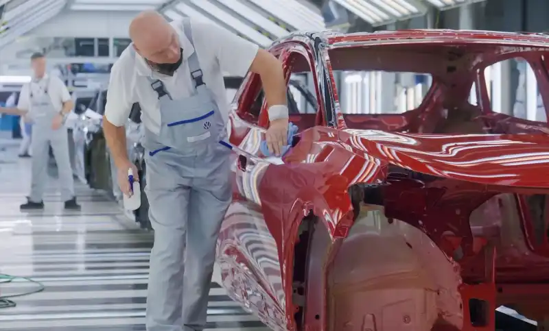 fabricando coches